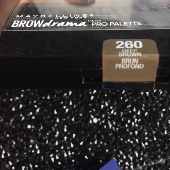 Make-up Bundle, all items new. - Picture 7 of 8